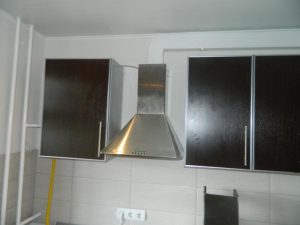 Установка вытяжки на кухне в Зеленогорске