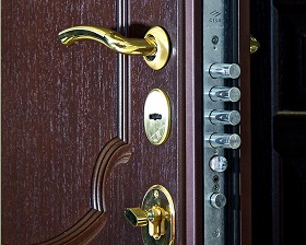 Замена замка на металлической двери Legran в Зеленогорске