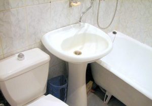 Установка раковины тюльпан в ванной в Зеленогорске